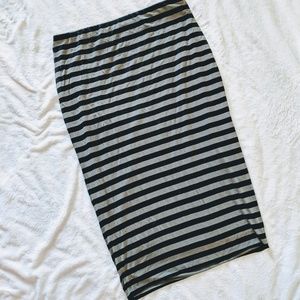 Vince Camuto | Green/Black striped pencil skirt